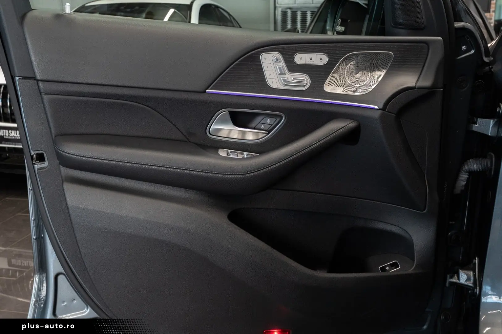 MERCEDES-BENZ GLS 580 4M AMG LINE 7-SITZER PANO STDHZ AHK