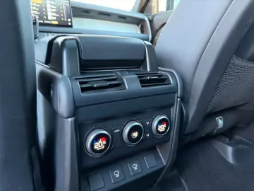 LAND ROVER Defender 110 D300 HSE X-Dynamic Pano AHK HUD