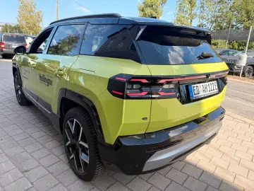 JEEP Compass BEV Summit Panorama