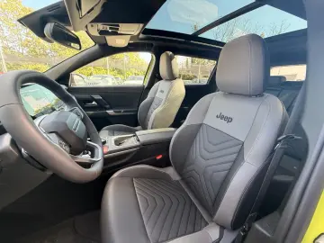 JEEP Compass BEV Summit Panorama