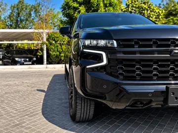 CHEVROLET BLACK-360 -NAVI-STERNHIMMEL-AHK-8SITZER-4X4-V8-