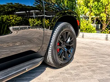CHEVROLET BLACK-360 -NAVI-STERNHIMMEL-AHK-8SITZER-4X4-V8-