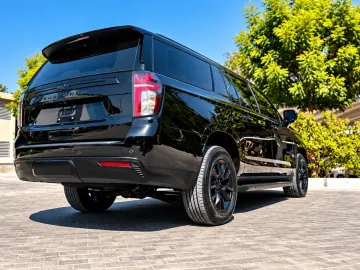 CHEVROLET BLACK-360 -NAVI-STERNHIMMEL-AHK-8SITZER-4X4-V8-