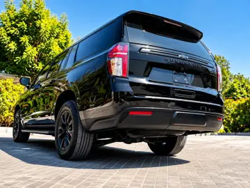 CHEVROLET BLACK-360 -NAVI-STERNHIMMEL-AHK-8SITZER-4X4-V8-