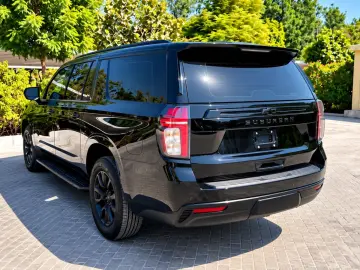 CHEVROLET BLACK-360 -NAVI-STERNHIMMEL-AHK-8SITZER-4X4-V8-