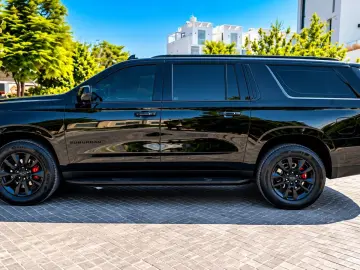 CHEVROLET BLACK-360 -NAVI-STERNHIMMEL-AHK-8SITZER-4X4-V8-
