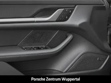 PORSCHE Taycan BOSE Luftfederung Rückfahrkamera LED
