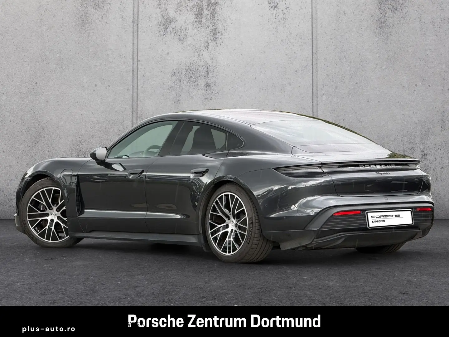 PORSCHE Taycan