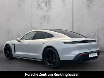 PORSCHE Taycan HA-Lenkung Surround-View Panoramadach