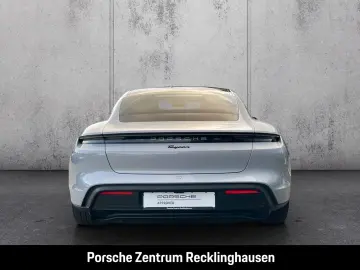 PORSCHE Taycan HA-Lenkung Surround-View Panoramadach