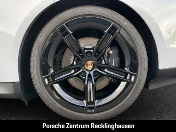 PORSCHE Taycan HA-Lenkung Surround-View Panoramadach