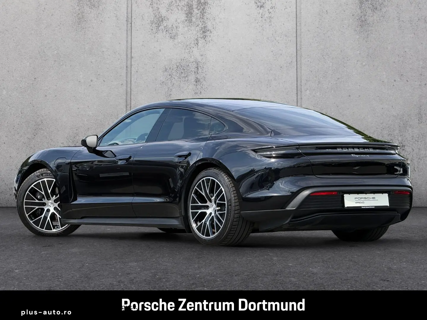 PORSCHE Taycan 4 BOSE Panorama InnoDrive HUD 20-Zoll