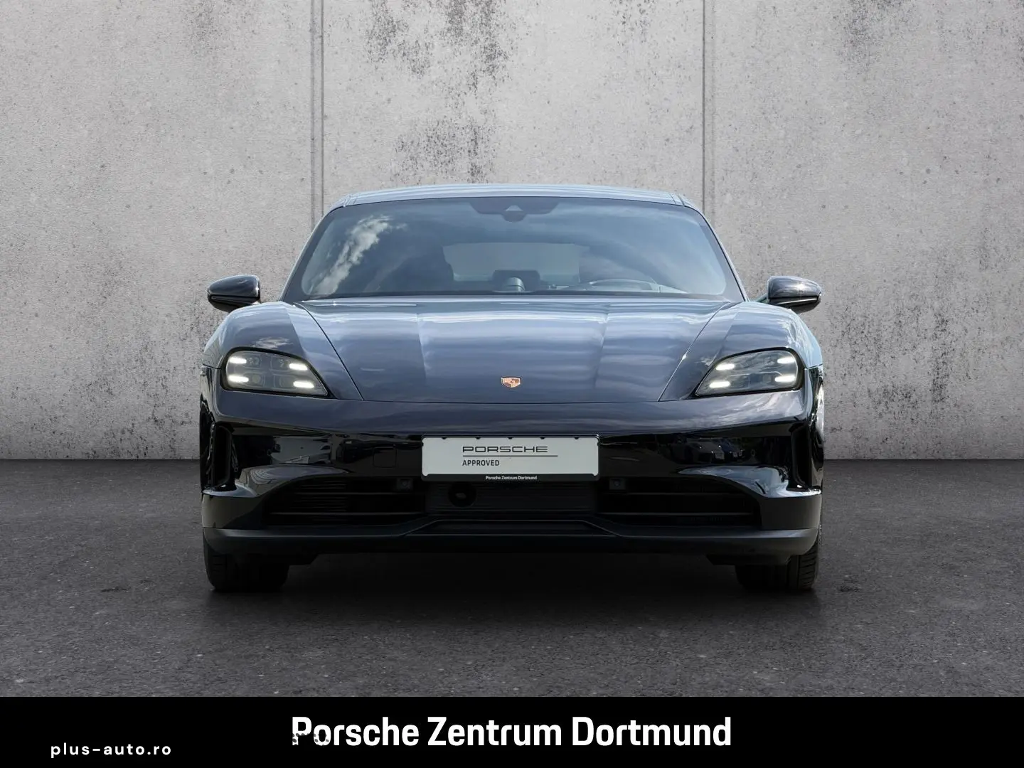 PORSCHE Taycan 4 BOSE Panorama InnoDrive HUD 20-Zoll