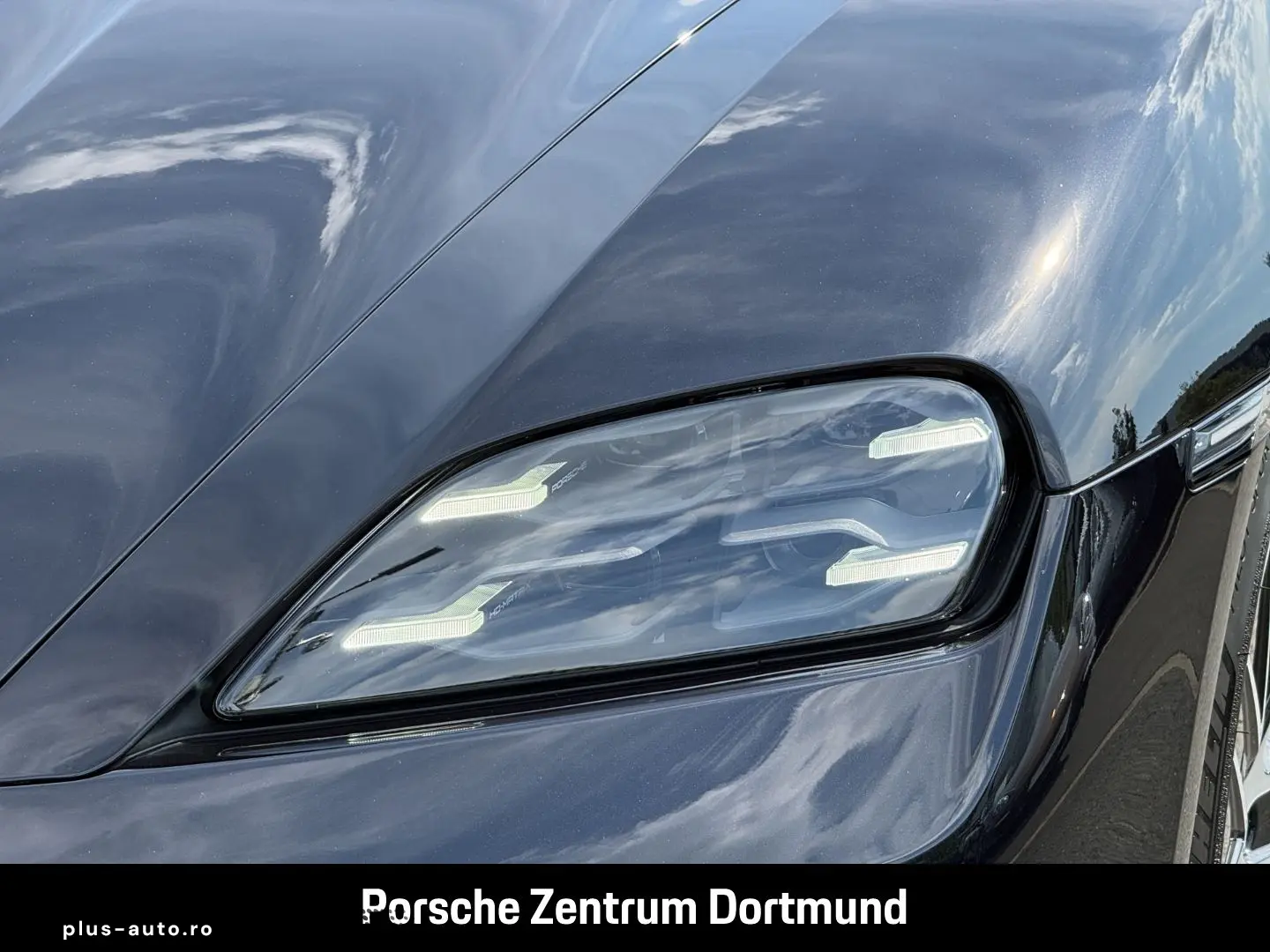 PORSCHE Taycan 4 BOSE Panorama InnoDrive HUD 20-Zoll