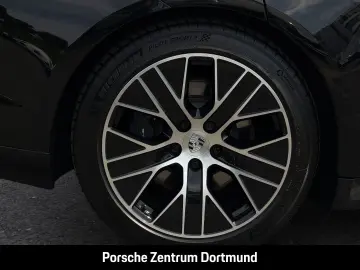 PORSCHE Taycan 4 BOSE Panorama InnoDrive HUD 20-Zoll