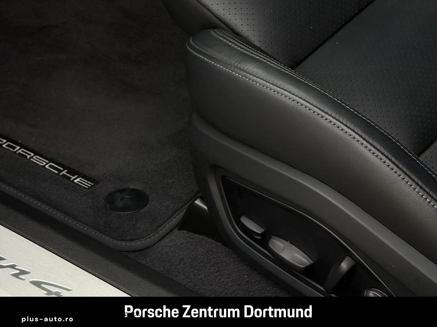 PORSCHE Taycan 4 BOSE Panorama InnoDrive HUD 20-Zoll
