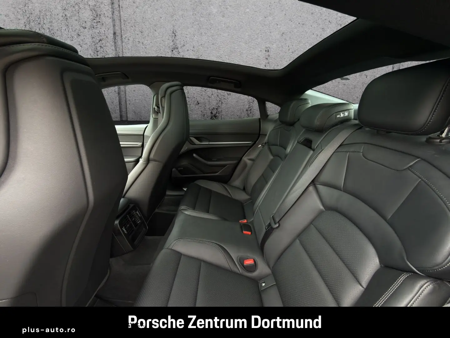 PORSCHE Taycan 4 BOSE Panorama InnoDrive HUD 20-Zoll