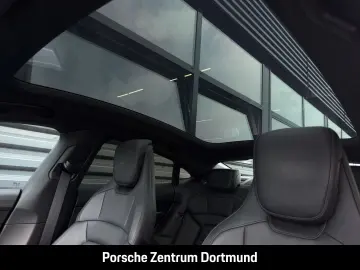 PORSCHE Taycan 4 BOSE Panorama InnoDrive HUD 20-Zoll