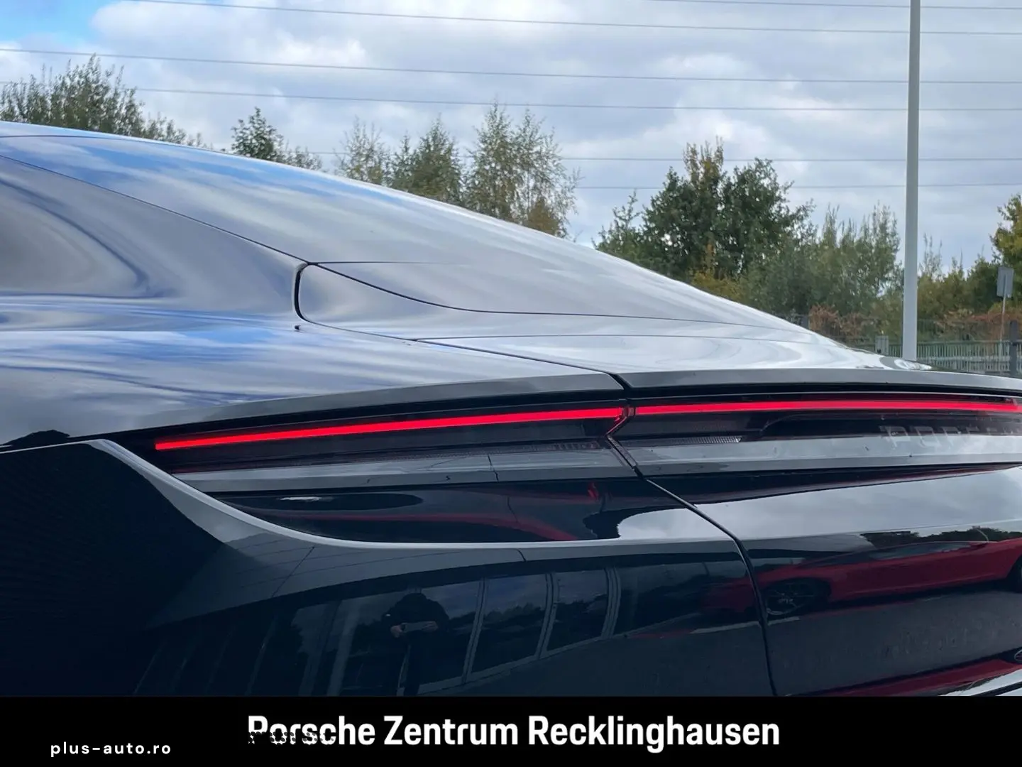 PORSCHE Taycan 4 BOSE Luftfederung Panorama InnoDrive