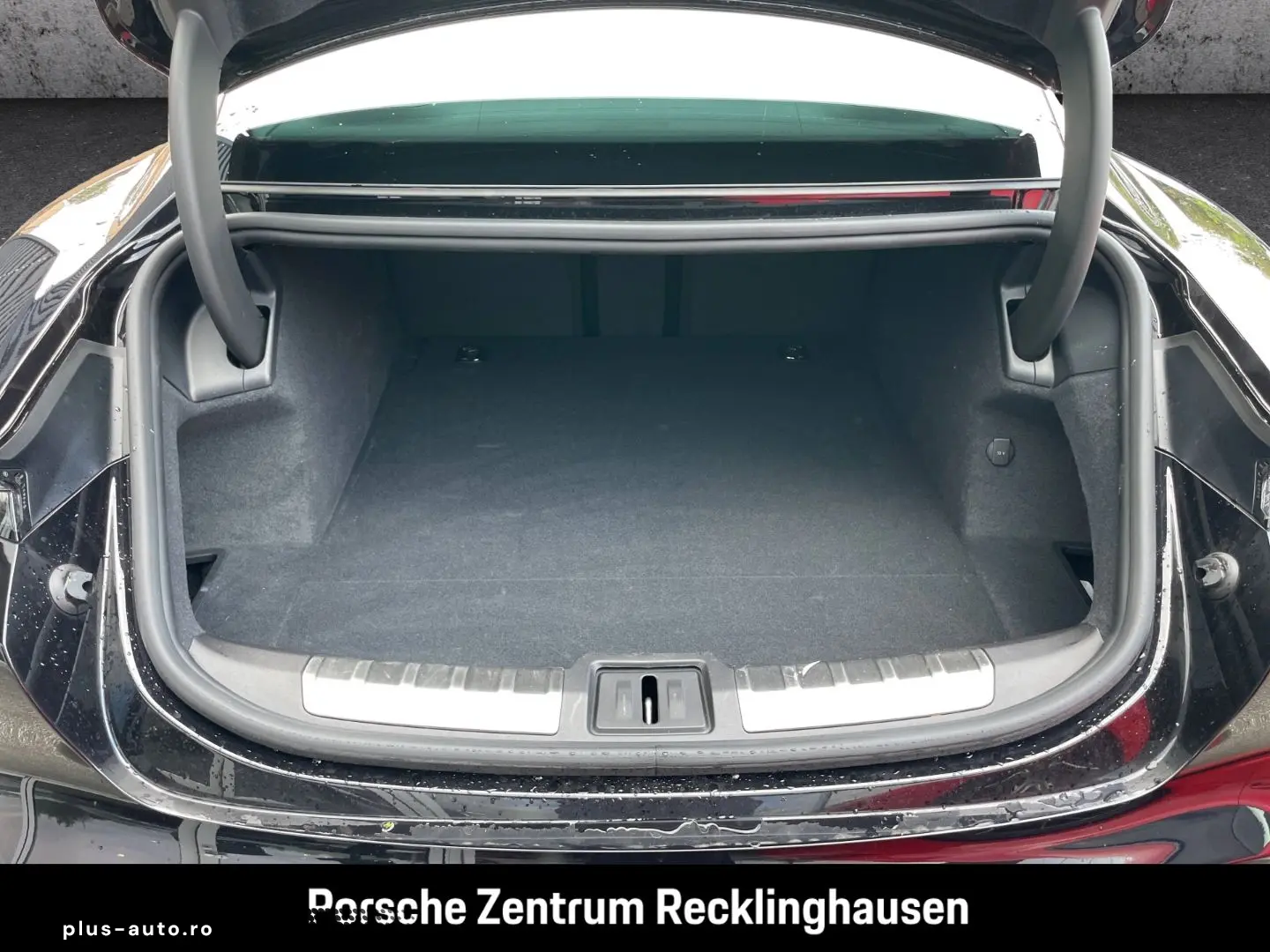 PORSCHE Taycan 4 BOSE Luftfederung Panorama InnoDrive