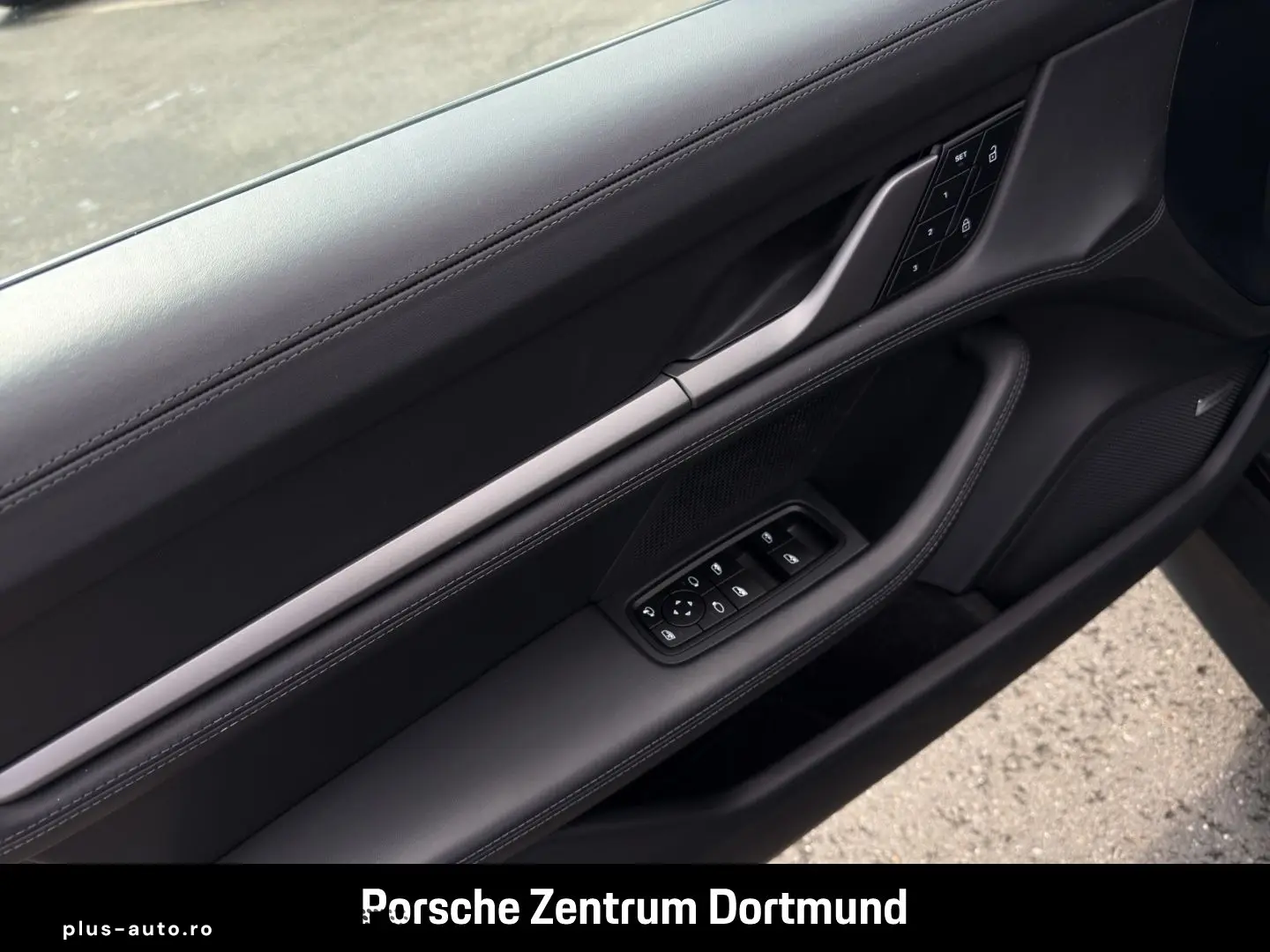 PORSCHE Taycan 4S