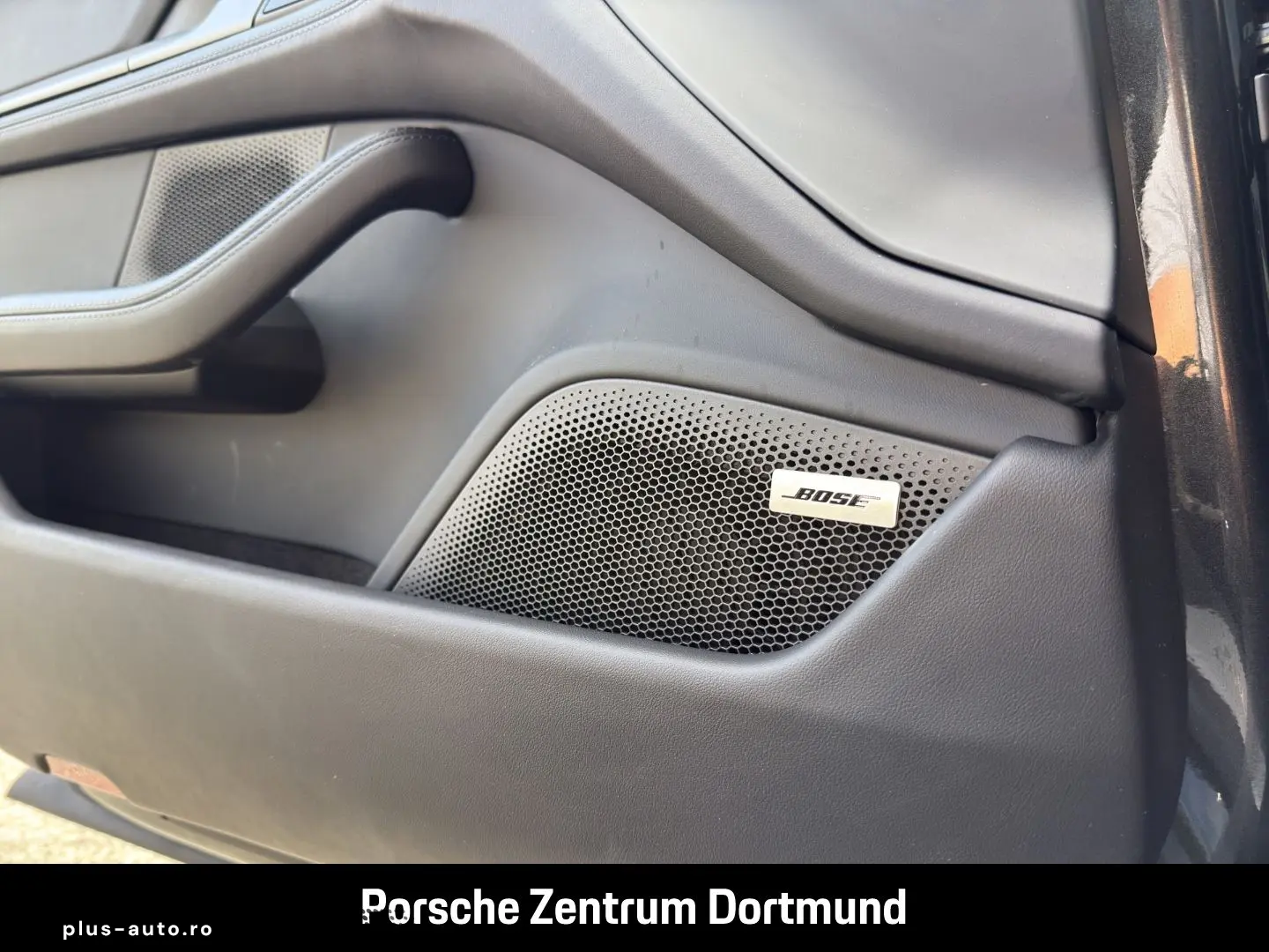 PORSCHE Taycan 4S