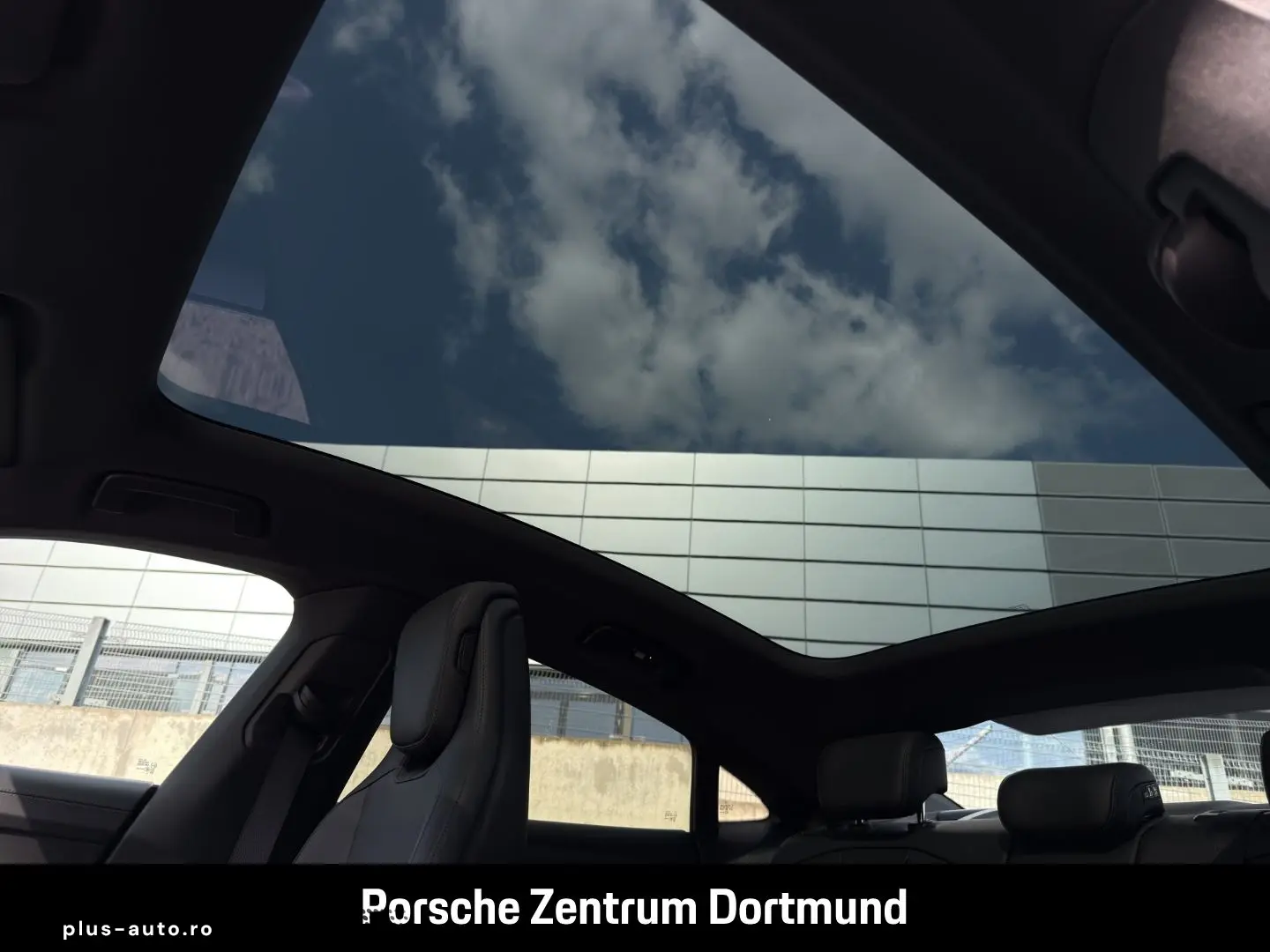 PORSCHE Taycan 4S