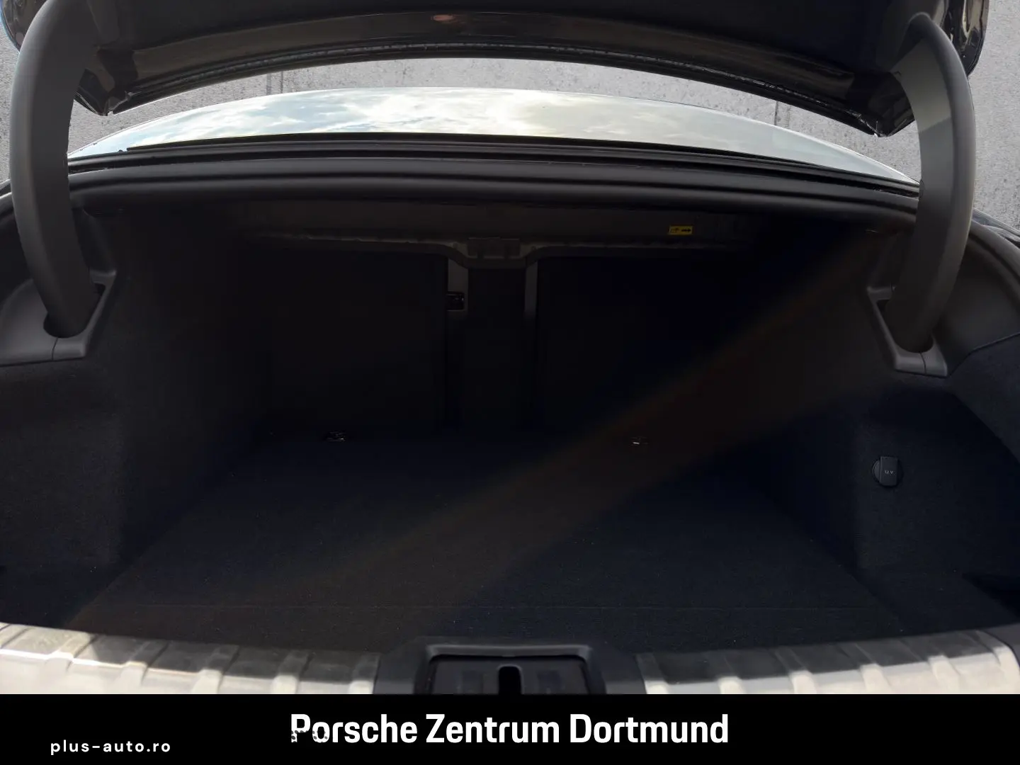 PORSCHE Taycan 4S