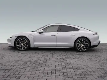 PORSCHE Taycan BOSE LED-Matrix Performancebatterie