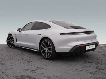 PORSCHE Taycan BOSE LED-Matrix Performancebatterie