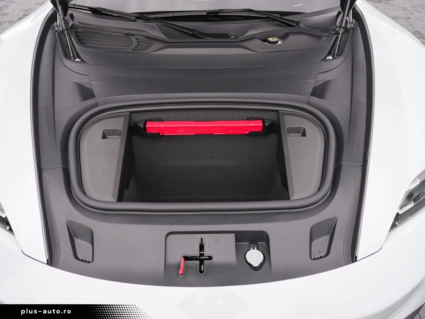 PORSCHE Taycan BOSE LED-Matrix Performancebatterie