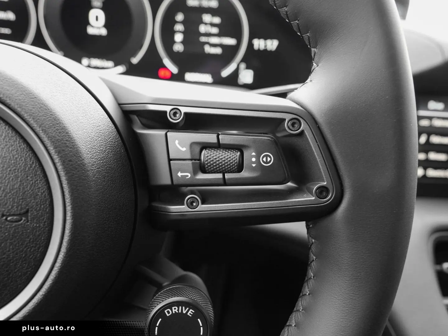 PORSCHE Taycan BOSE LED-Matrix Performancebatterie