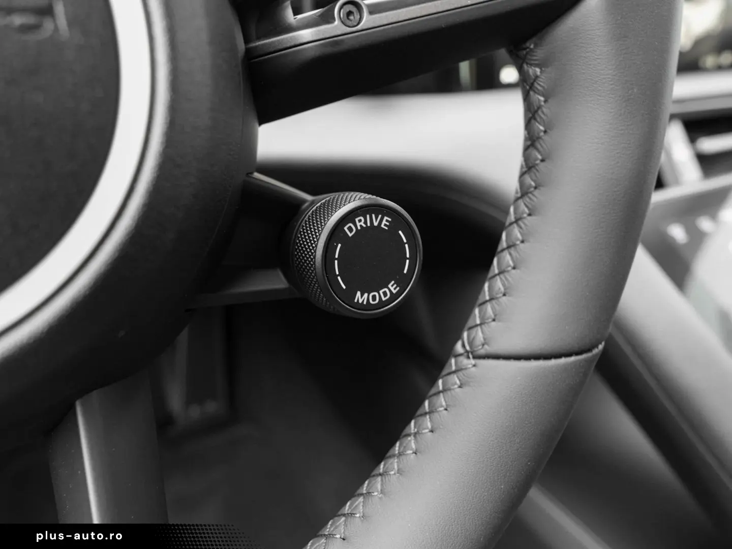 PORSCHE Taycan BOSE LED-Matrix Performancebatterie