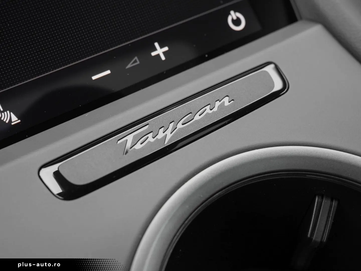 PORSCHE Taycan BOSE LED-Matrix Performancebatterie