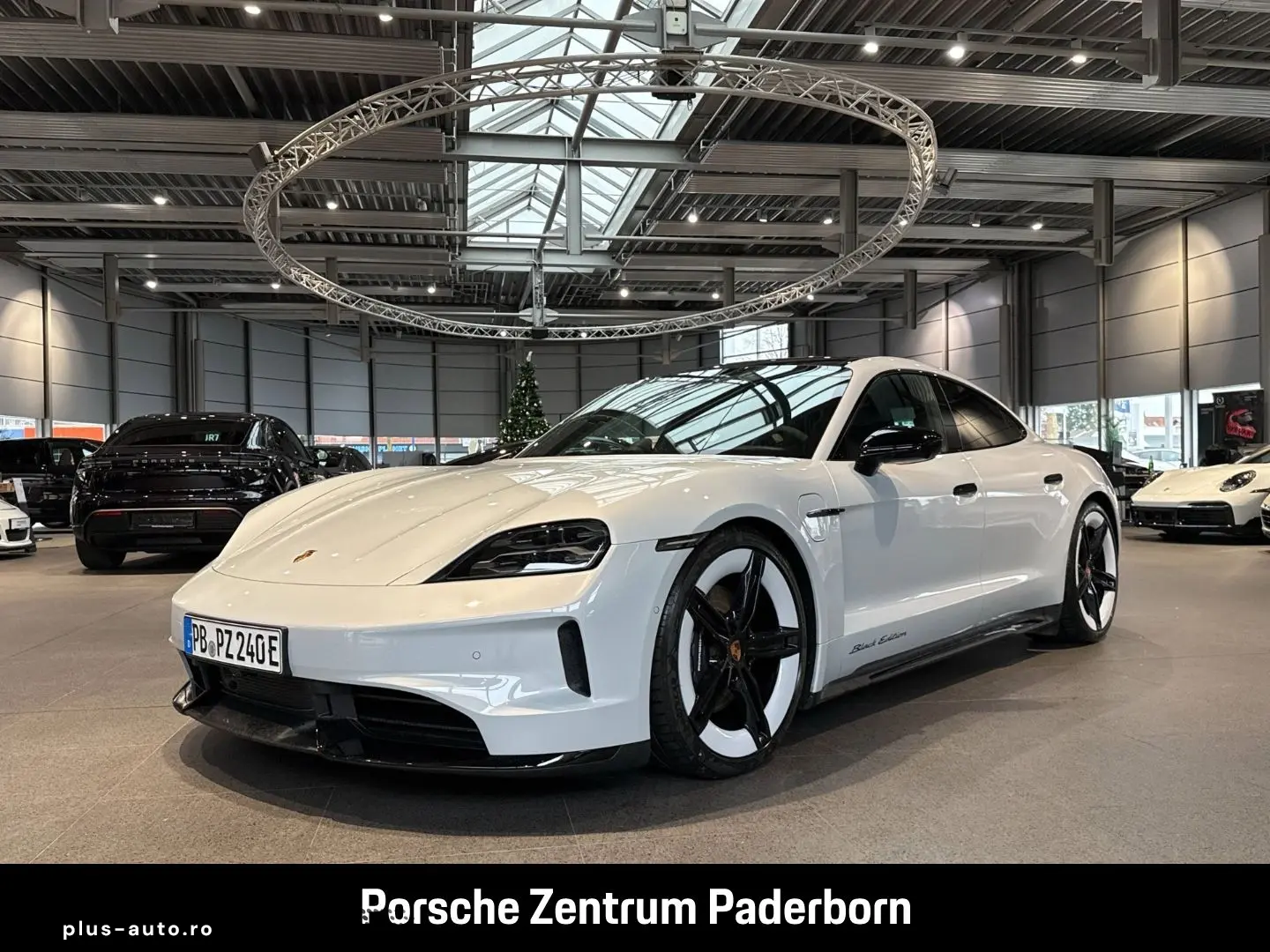 PORSCHE Taycan Black Edition InnoDrive 21-Zoll Panorama