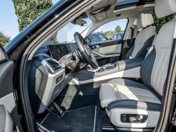 BMW X6 M60i xDrive PANO ACC RFK NAVI LED LM
