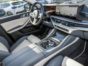 BMW X6 M60i xDrive PANO ACC RFK NAVI LED LM