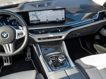 BMW X6 M60i xDrive PANO ACC RFK NAVI LED LM