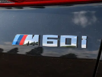 BMW X6 M60i xDrive PANO ACC RFK NAVI LED LM