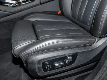 BMW X6 M60i xDrive M Sport PANO ACC AHK RFK NAVI LM