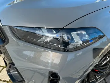 BMW X6 M60i xDrive ACC HUD PANO HARMAN AHK