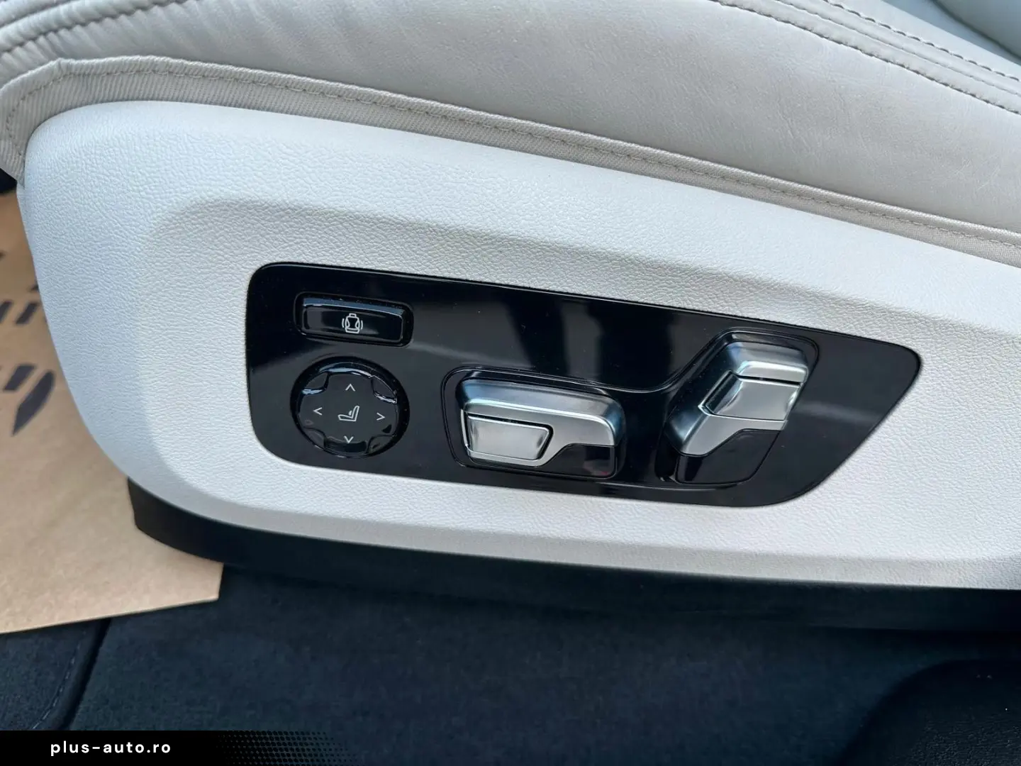 BMW X6 M60i xDrive ACC HUD PANO HARMAN AHK