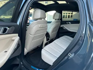 BMW X6 M60i xDrive ACC HUD PANO HARMAN AHK