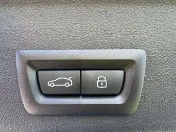 BMW X6 M60i xDrive ACC HUD PANO HARMAN AHK