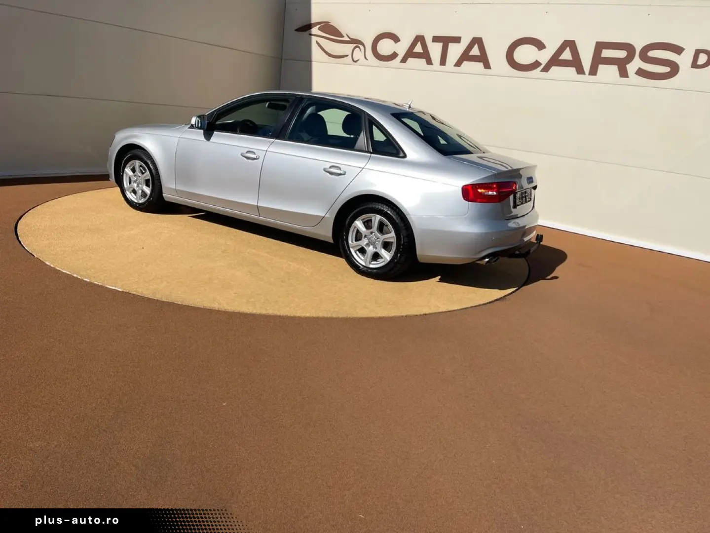 Audi A4 2.0TDI  143CP  Euro 5  BI-Xenon  Navi  Pilot  PDC