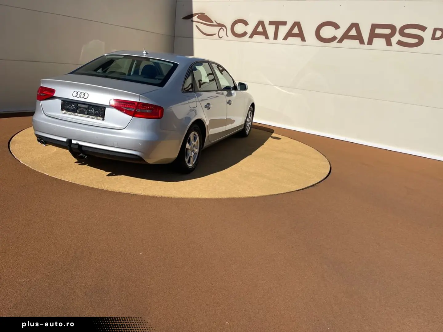 Audi A4 2.0TDI  143CP  Euro 5  BI-Xenon  Navi  Pilot  PDC