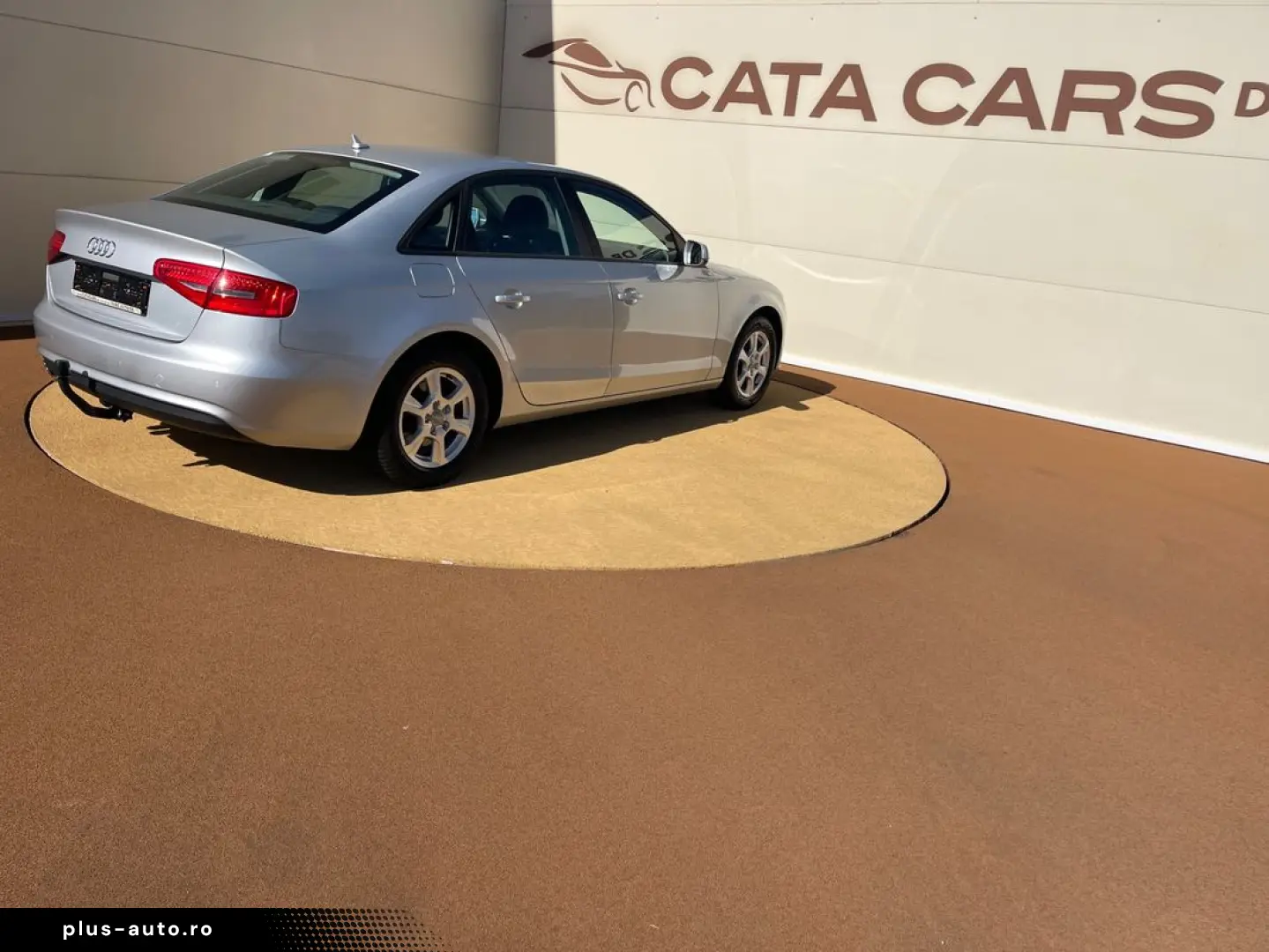 Audi A4 2.0TDI  143CP  Euro 5  BI-Xenon  Navi  Pilot  PDC