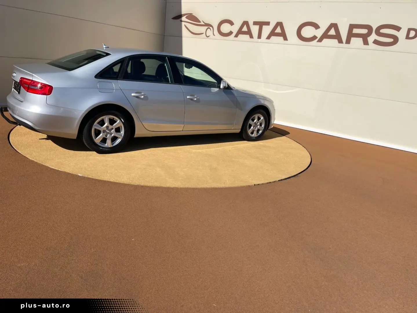 Audi A4 2.0TDI  143CP  Euro 5  BI-Xenon  Navi  Pilot  PDC