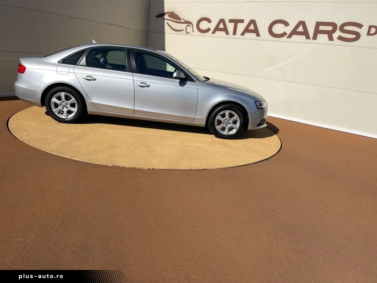 Audi A4 2.0TDI  143CP  Euro 5  BI-Xenon  Navi  Pilot  PDC