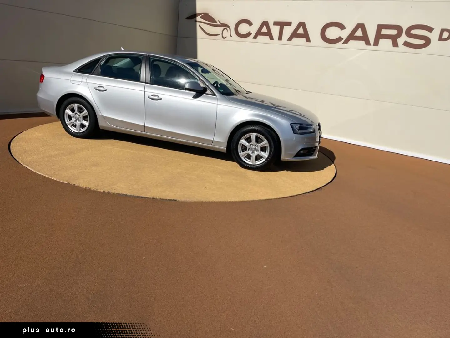Audi A4 2.0TDI  143CP  Euro 5  BI-Xenon  Navi  Pilot  PDC